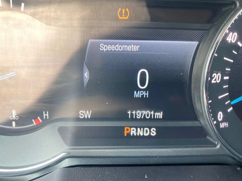 Used 2018 Ford Explorer Platinum AWD/4WD image 17