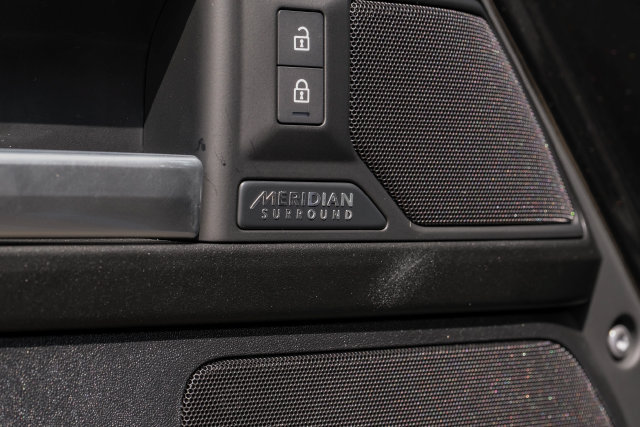 New 2026 Land Rover Defender 110 X AWD/4WD image 48