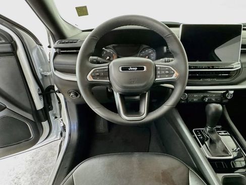 Used 2026 Jeep Compass Limited AWD/4WD image 15