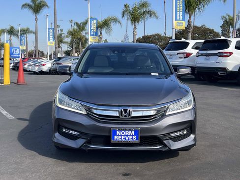 Used 2016 Honda Accord Touring image 4