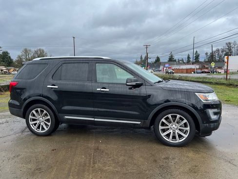 Used 2017 Ford Explorer Limited w/ Equipment Group 301A image 12