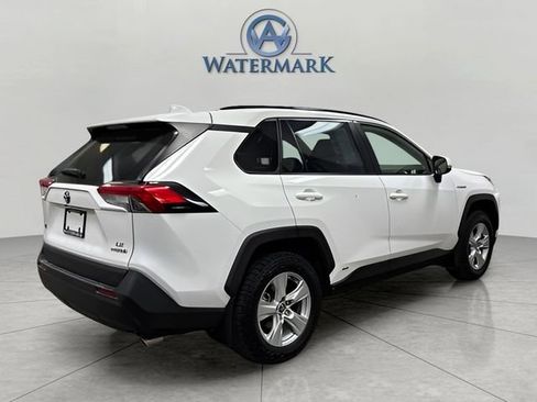 Used 2021 Toyota RAV4 LE image 5