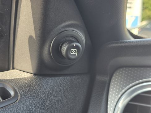 Used 2010 Ford Mustang Shelby GT500 RWD image 22