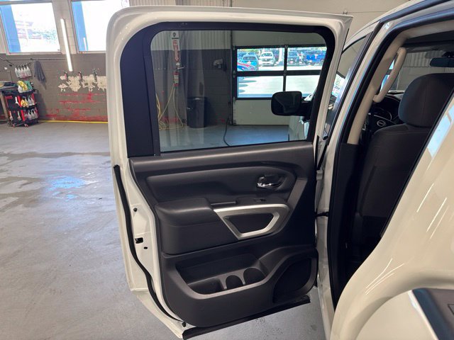 Used 2024 Nissan Titan SV AWD/4WD image 11