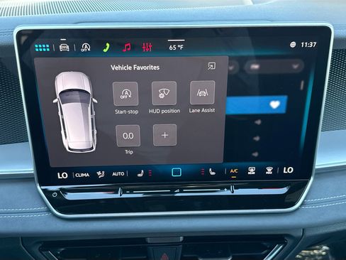 New 2026 Volkswagen Tiguan SE R-Line FWD image 30