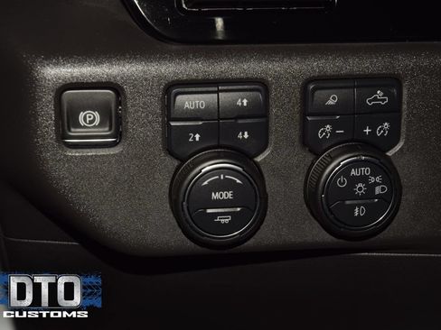 Used 2025 Chevrolet Silverado 1500 ZR2 w/ Technology Package AWD/4WD image 41