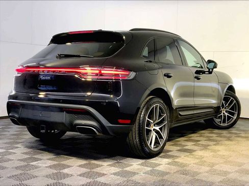 Certified 2025 Porsche Macan image 7