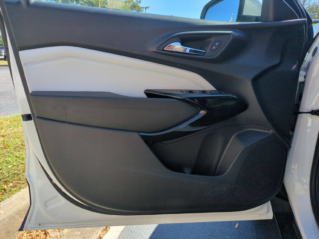 Used 2026 Chevrolet Trax LT FWD image 9