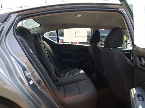 Used 2025 Nissan Altima 2.5 SV FWD image 23
