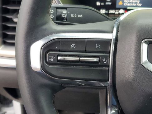 Used 2024 GMC Canyon Denali image 14