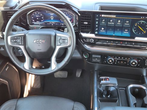 Used 2025 Chevrolet Silverado 1500 LT Trail Boss w/ Convenience Package II image 28