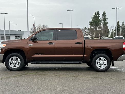 Used 2016 Toyota Tundra SR5 image 9