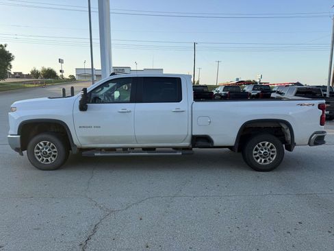 Used 2025 Chevrolet Silverado 2500 LT w/ Safety Package AWD/4WD image 5