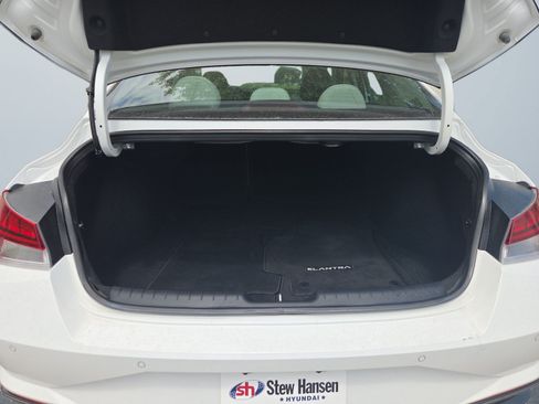 Certified 2023 Hyundai Elantra Limited FWD image 16