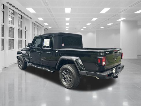 Used 2024 Jeep Gladiator Sport AWD/4WD image 7