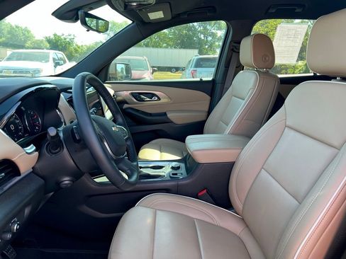 Used 2023 Chevrolet Traverse Premier w/ LPO, Floor Liner Package FWD image 4