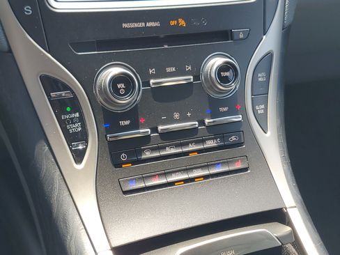 Used 2019 Lincoln Nautilus Reserve AWD/4WD image 18