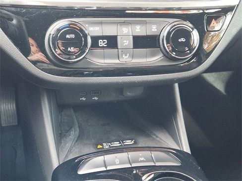 Used 2024 Buick Envista Sport Touring w/ Experience Buick Package image 19