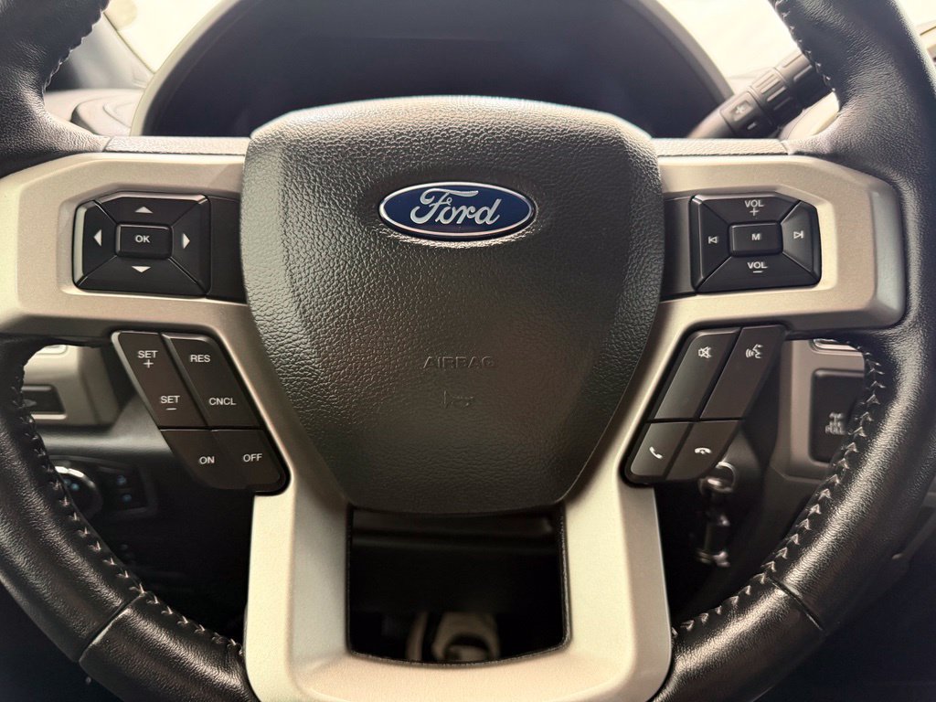 Used 2022 Ford F350 Lariat w/ Tremor Off-Road Package AWD/4WD image 45