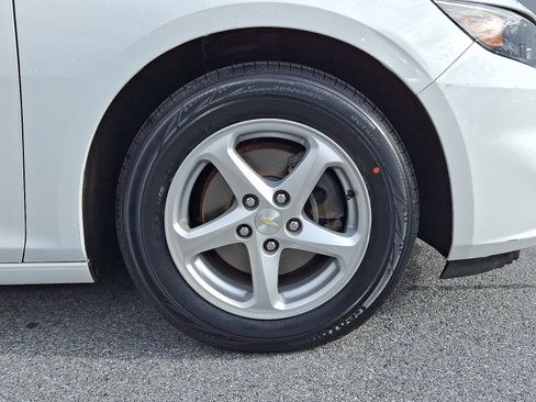 Used 2017 Chevrolet Malibu LS image 9