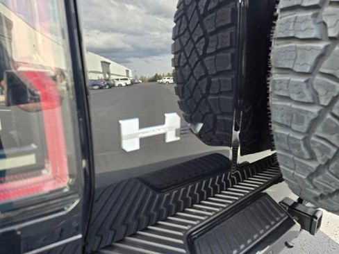 Used 2024 GMC Hummer EV 3X w/ Extreme Off-Road Package AWD/4WD image 8