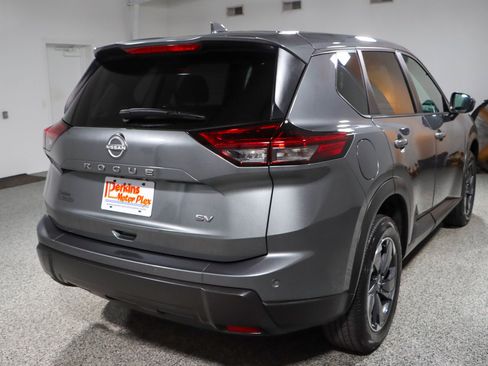 Used 2024 Nissan Rogue SV FWD image 7