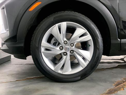 Used 2025 Buick Encore GX Preferred AWD/4WD image 9