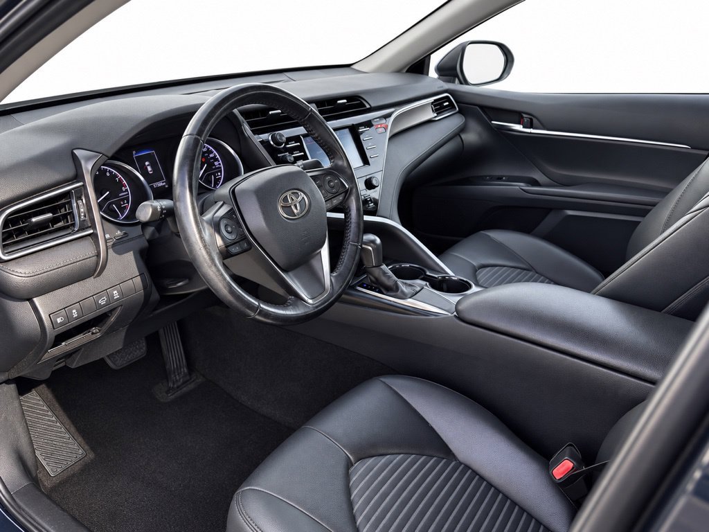 Used 2019 Toyota Camry SE FWD image 9