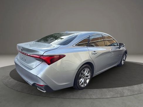 Used 2022 Toyota Avalon XLE image 5
