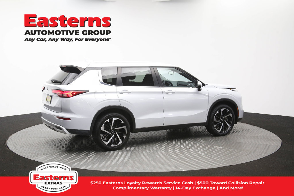 Used 2024 Mitsubishi Outlander SE FWD image 44