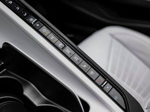 Used 2021 Chevrolet Corvette Stingray Premium Conv w/ Z51 Performance Package image 68