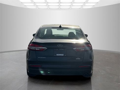 Used 2020 Ford Fusion SE image 6