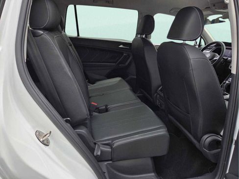 Used 2023 Volkswagen Tiguan SE FWD image 16