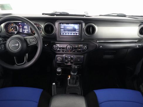 Used 2023 Jeep Gladiator Sport AWD/4WD image 8