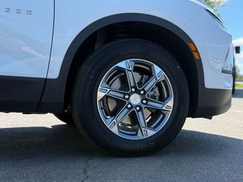Used 2025 Chevrolet Blazer LT AWD/4WD image 36