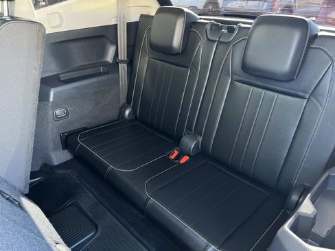 Certified 2022 Volkswagen Tiguan SE w/ Panoramic Sunroof Package image 24