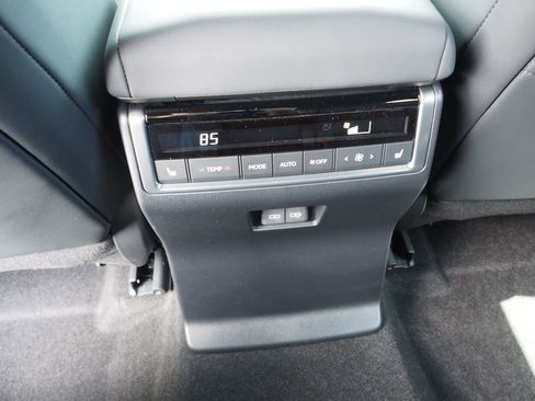 Used 2025 Lexus GX 550 w/ Cold Area Package AWD/4WD image 17