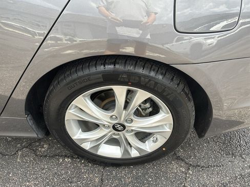 Used 2012 Hyundai Sonata FWD image 11