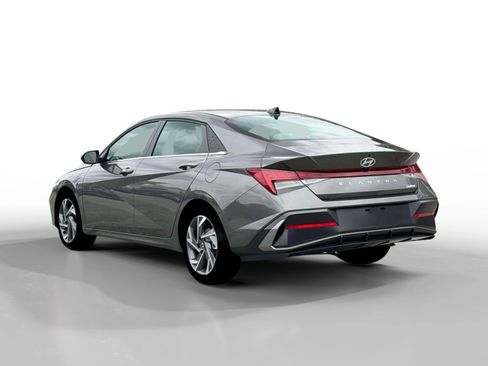 New 2026 Hyundai Elantra Limited FWD image 5
