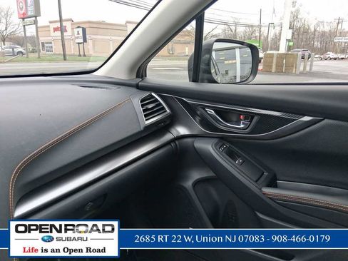 Used 2019 Subaru Crosstrek 2.0i Limited w/ Moonroof Package w/Navigation image 17