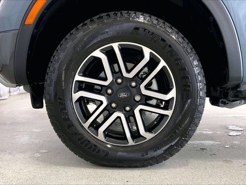 Used 2025 Ford Ranger Lariat w/ FX4 Off-Road Package AWD/4WD image 8