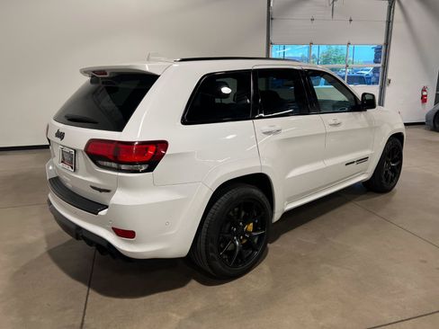 Used 2018 Jeep Grand Cherokee Trackhawk AWD/4WD image 3