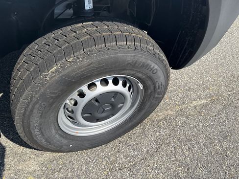 Used 2025 Mercedes-Benz Sprinter 2500 image 33