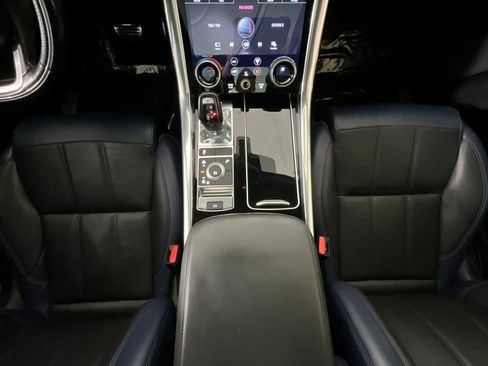 Used 2019 Land Rover Range Rover Sport HSE Dynamic image 14