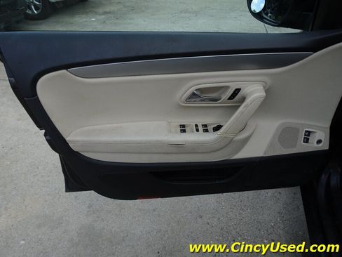 Used 2010 Volkswagen CC Sport FWD image 25