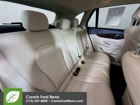 Used 2021 Mercedes-Benz GLC 300 4MATIC image 26