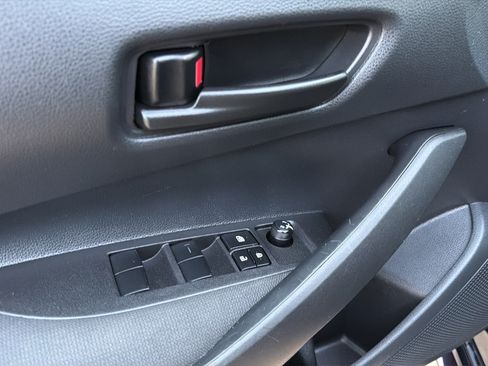 Used 2025 Toyota Corolla LE FWD image 22