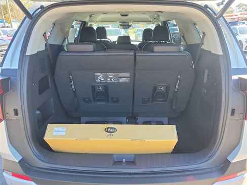 New 2026 Kia Carnival EX image 14