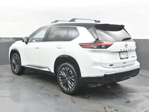 Certified 2025 Nissan Rogue Platinum w/ Platinum Premium Package FWD image 6