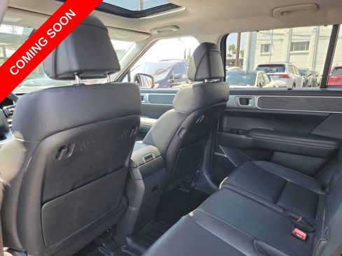 Used 2025 Hyundai Santa Fe Limited FWD image 17